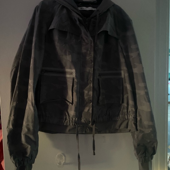 BLANC NOIR | Women’s XL | Gray Camo | Jacket | Athletic | Casual - Picture 10 of 15